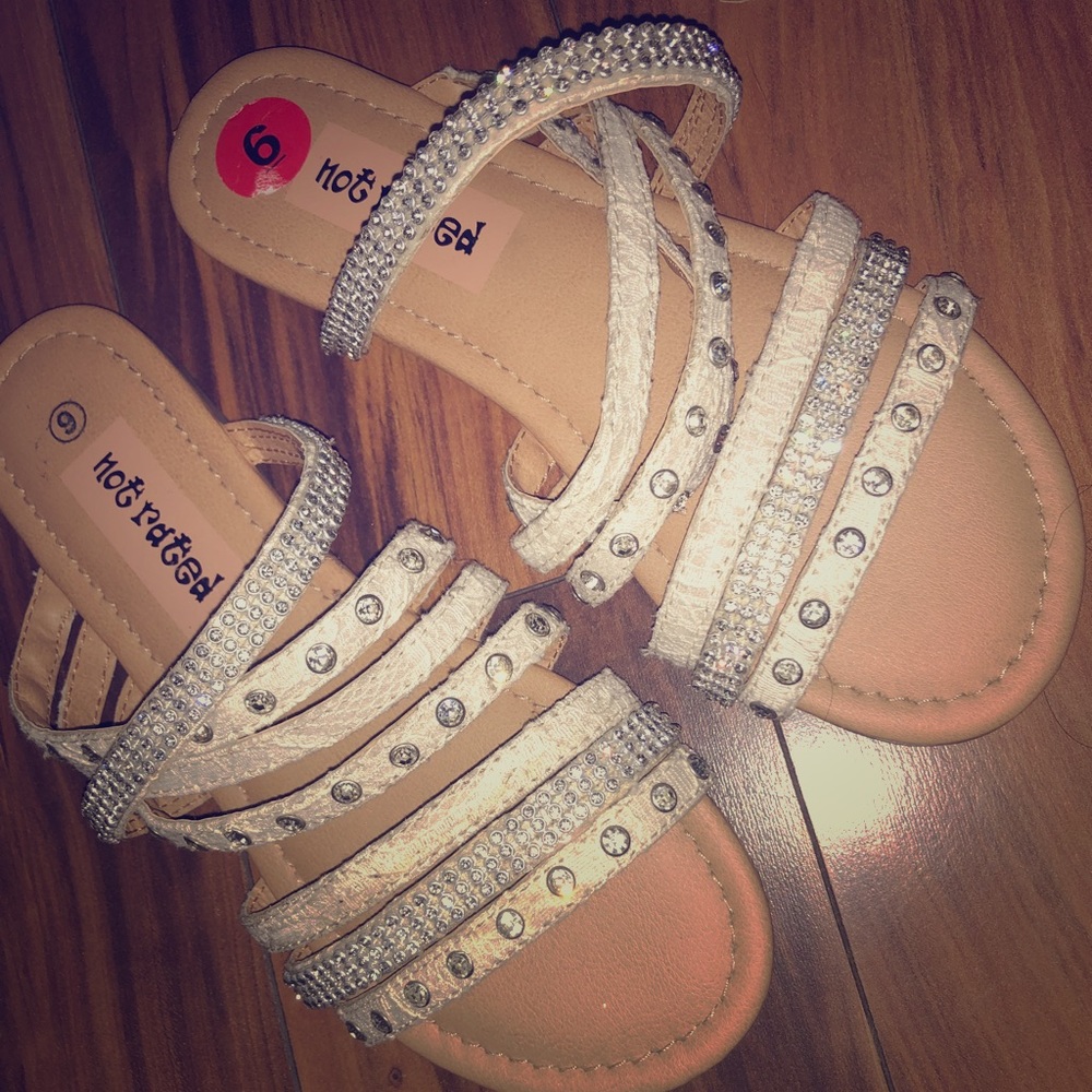 Not rated sandals